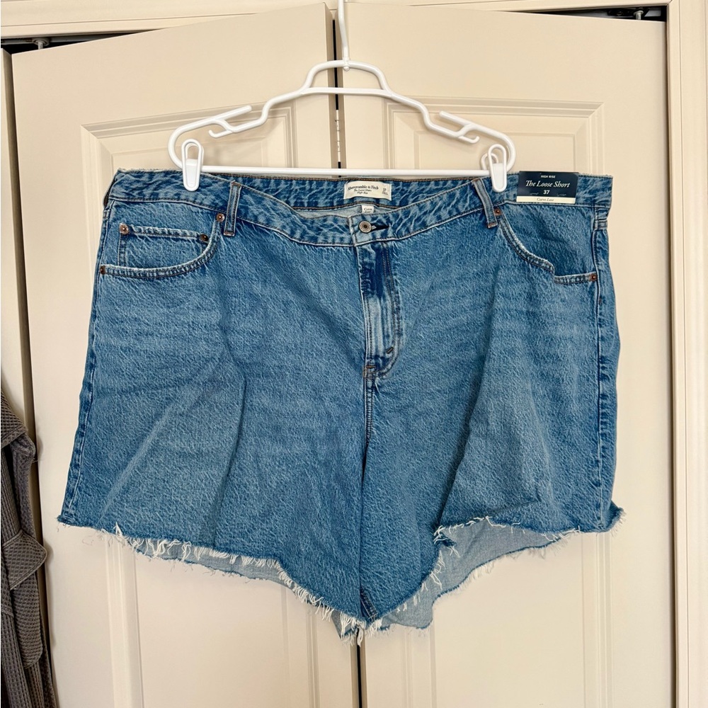 NWT Abercrombie High Rise Shorts